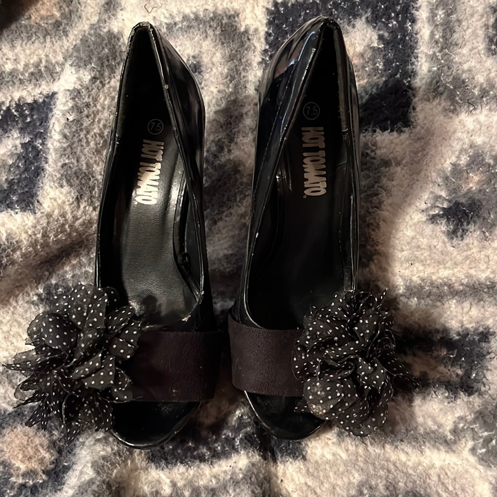 Black heels with flower